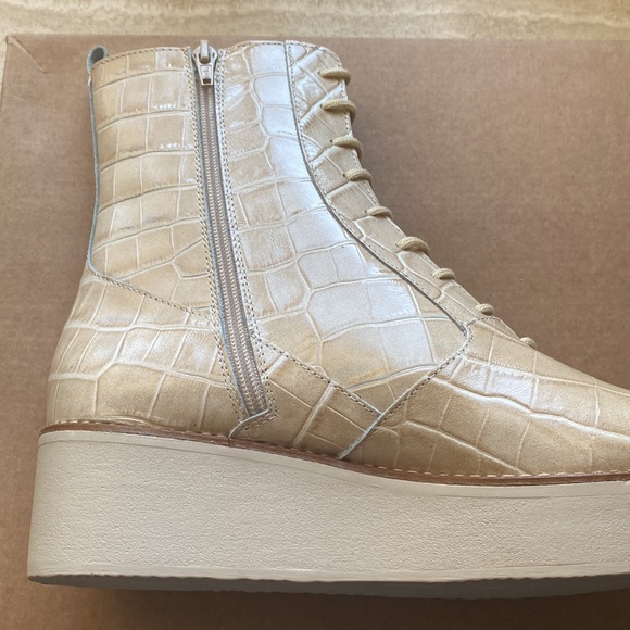 ANTHROPOLOGIE Lace-Up Stompy Boots - Picture 7 of 9